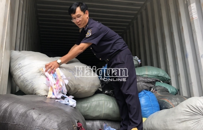 Ngụy trang hàng gia công xuất khẩu bằng vải vụn, quần áo cũ