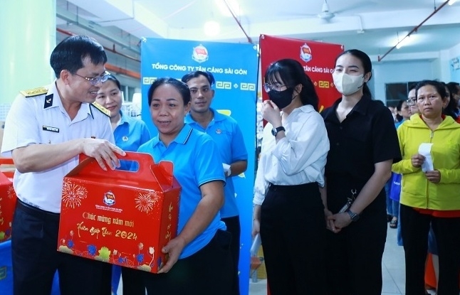 Tân cảng Sài Gòn tổ chức phiên chợ 0 đồng hỗ trợ người lao động có hoàn cảnh khó khăn