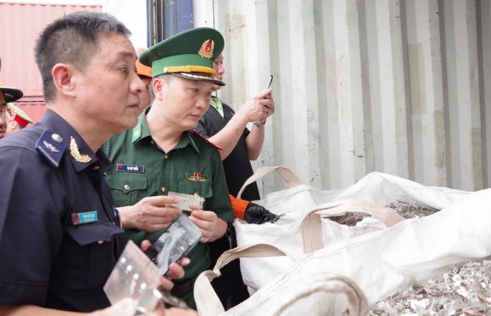 4 tháng, ngành Hải quan khởi tố và kiến nghị khởi tố 49 vụ vi phạm