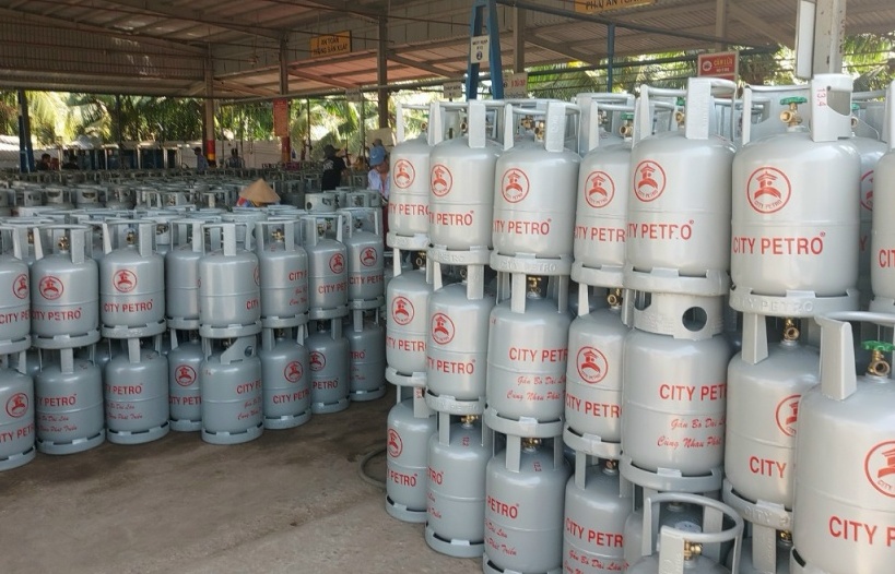 Giá bán gas trong nước giảm mạnh