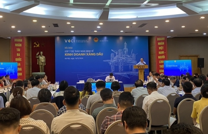 Cách nào cân bằng lợi ích trong kinh doanh xăng dầu?