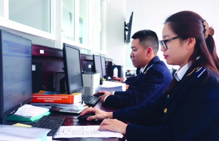 Hải quan hướng dẫn khai báo chứng từ đính kèm khi làm thủ tục hải quan