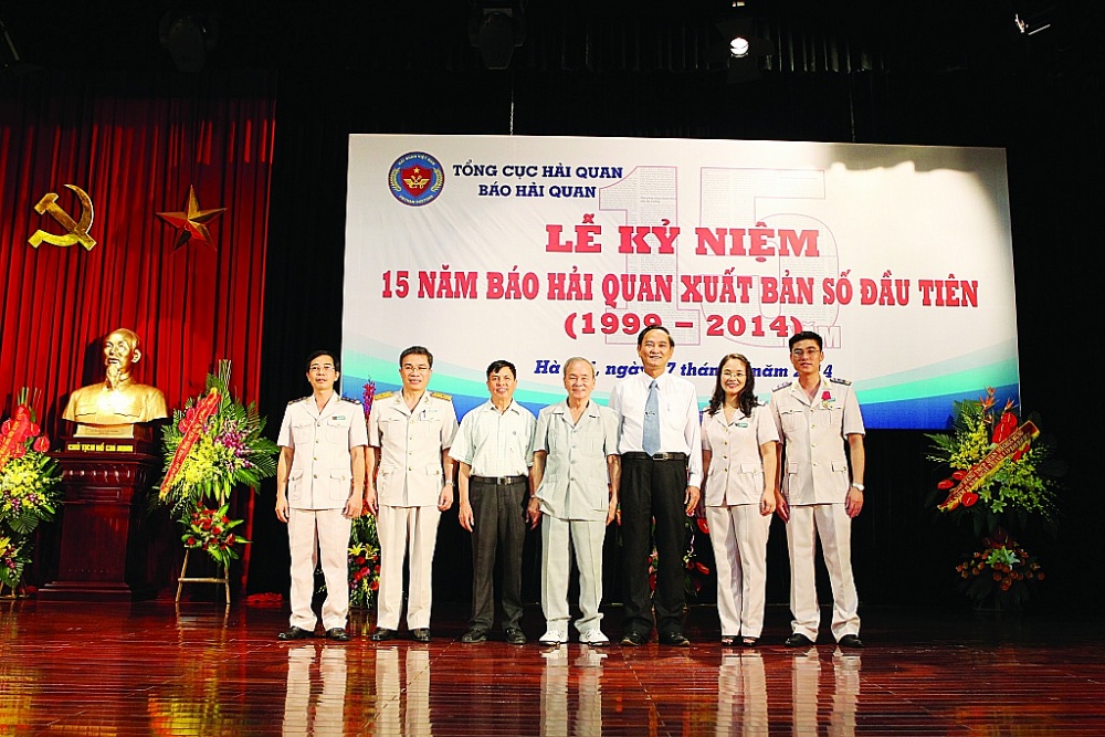 Tạp chí Hải quan 35 năm chung sức, chung lòng với Tổng cục Hải quan Tạp chí Hải quan 35 năm chung sức, chung lòng với Tổng cục Hải quan