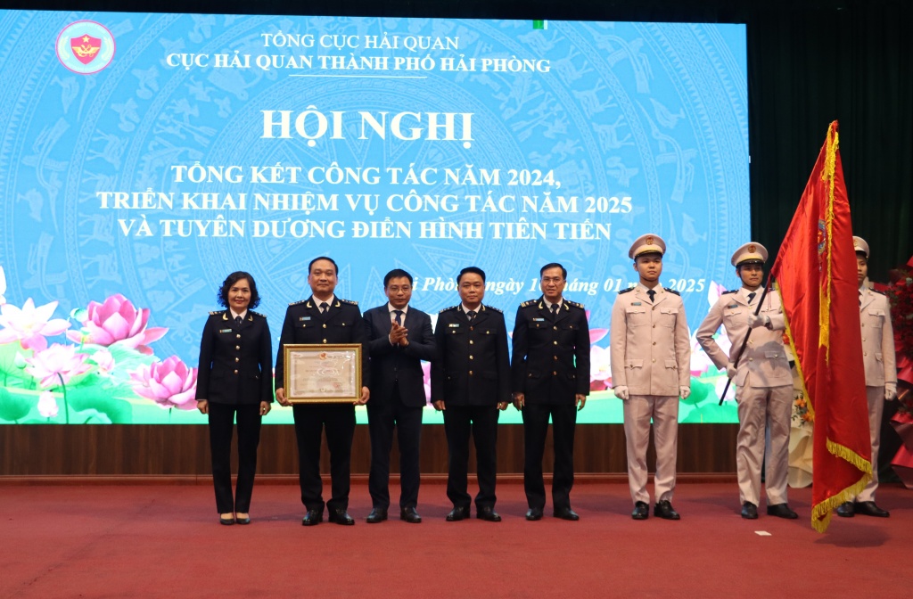 Phát huy truyền thống đơn vị Anh hùng, xây dựng Hải quan đất cảng phát triển vững mạnh trong kỷ nguyên mới