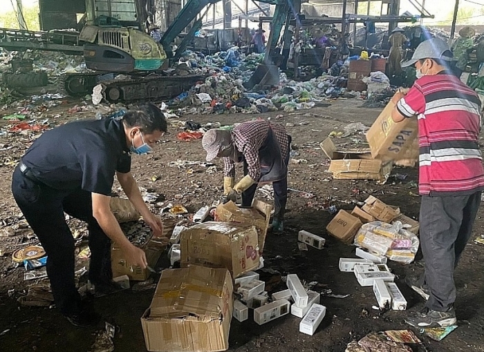 Hải quan khu vực VIII: Liên tiếp bắt giữ thực phẩm đông lạnh không có nguồn gốc