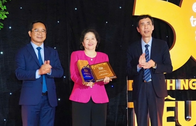 Vinamilk được vinh danh là doanh nghiệp tiêu biểu của TP.HCM nhân kỷ niệm 50 năm thống nhất đất nước
