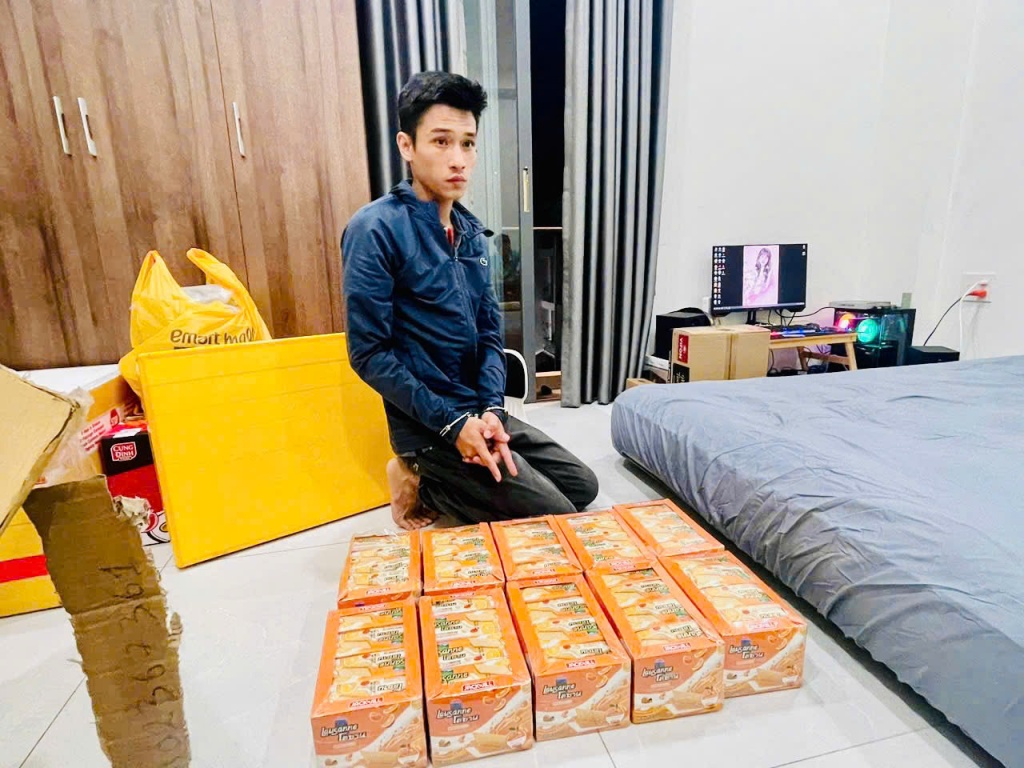 (PHOTO): Hiện trường triệt phá đường dây vận chuyển 30kg cần sa