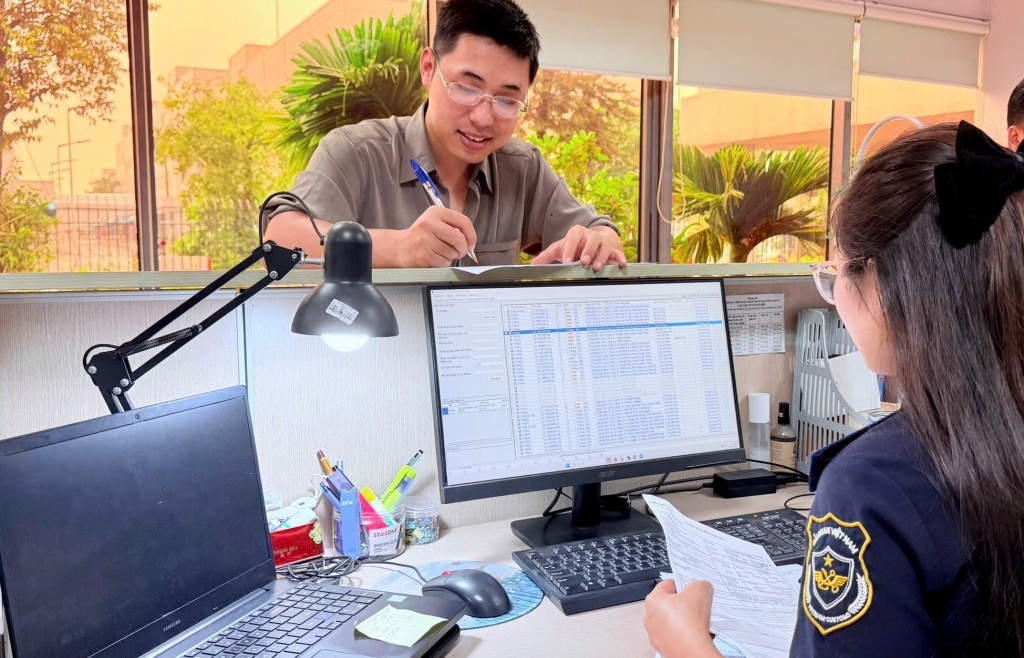 (PHOTO): Hải quan Thái Nguyên hoạt động thông suốt trong ngày đầu triển khai mô hình mới