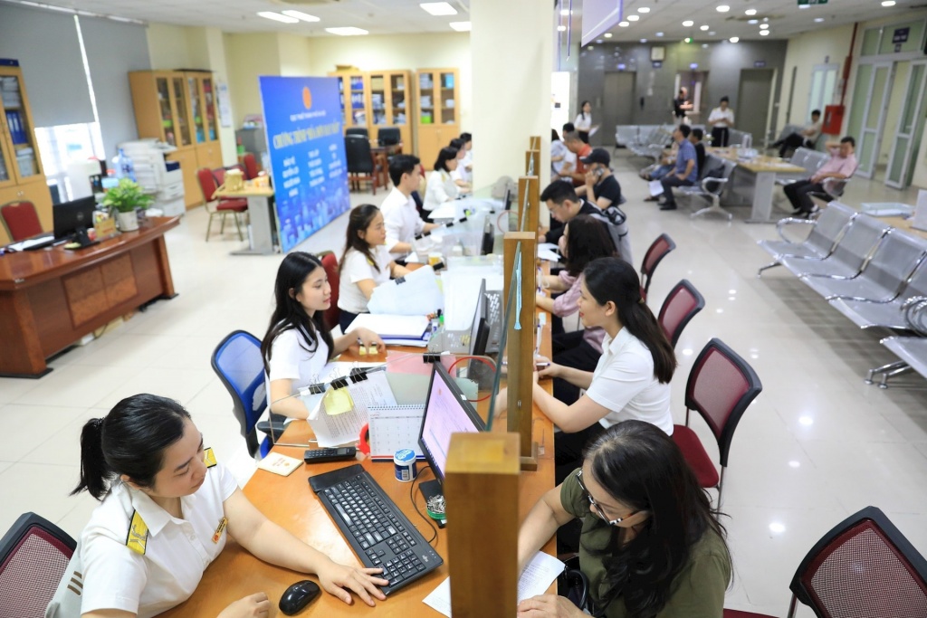 Phấn đấu thu ngân sách nhà nước năm 2025 tăng ít nhất 20% so với dự toán