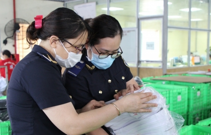 Ứng dụng công nghệ hiện đại trong quản lý hàng gia công, sản xuất xuất khẩu