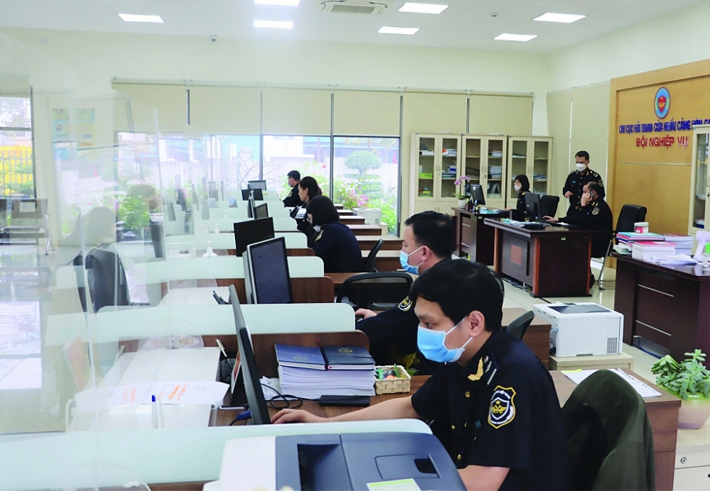 Cắt giảm tỷ lệ tờ khai luồng Đỏ, luồng Vàng để giảm thời gian thông quan hàng hóa