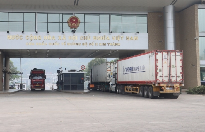 Vì sao hơn 100 phương tiện vận tải của Việt Nam bị lưu giữ ở Trung Quốc?