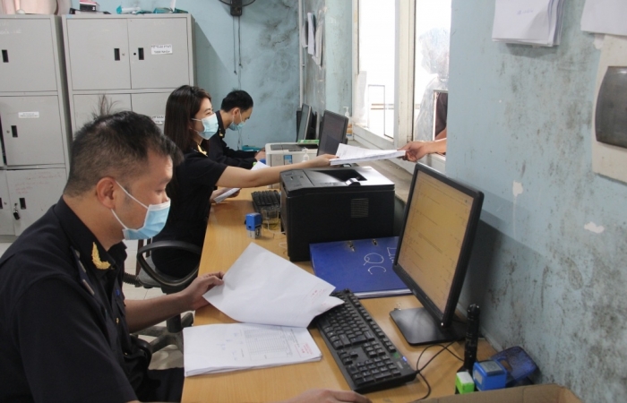 Ai có thẩm quyền ban hành quyết định kiểm tra sau hoàn thuế đối với DN ưu tiên?