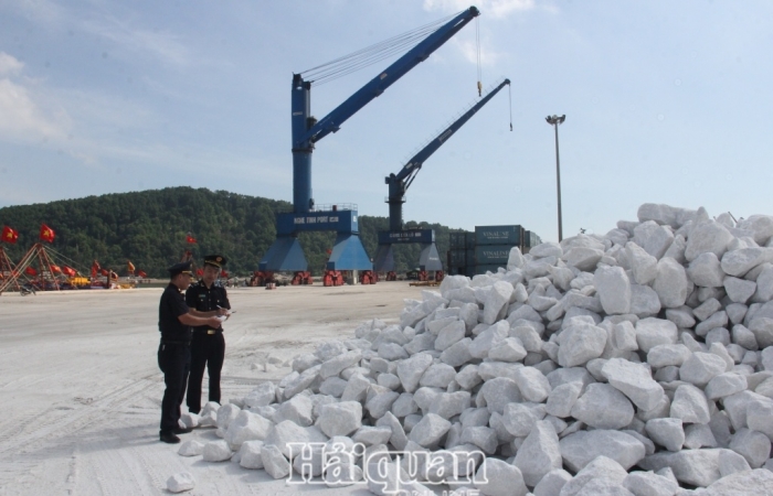 Từ 1/1/2025: 13 mã hàng tăng thuế xuất khẩu lên 20%