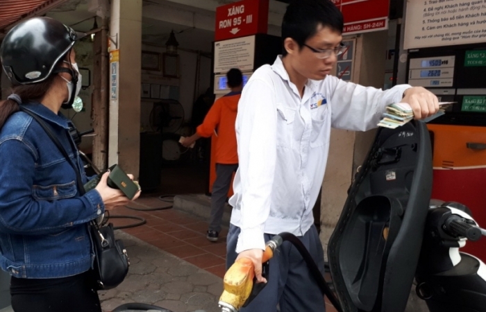 Xăng dầu đồng loạt tăng giá, cao nhất hơn 19.000 đồng/lít