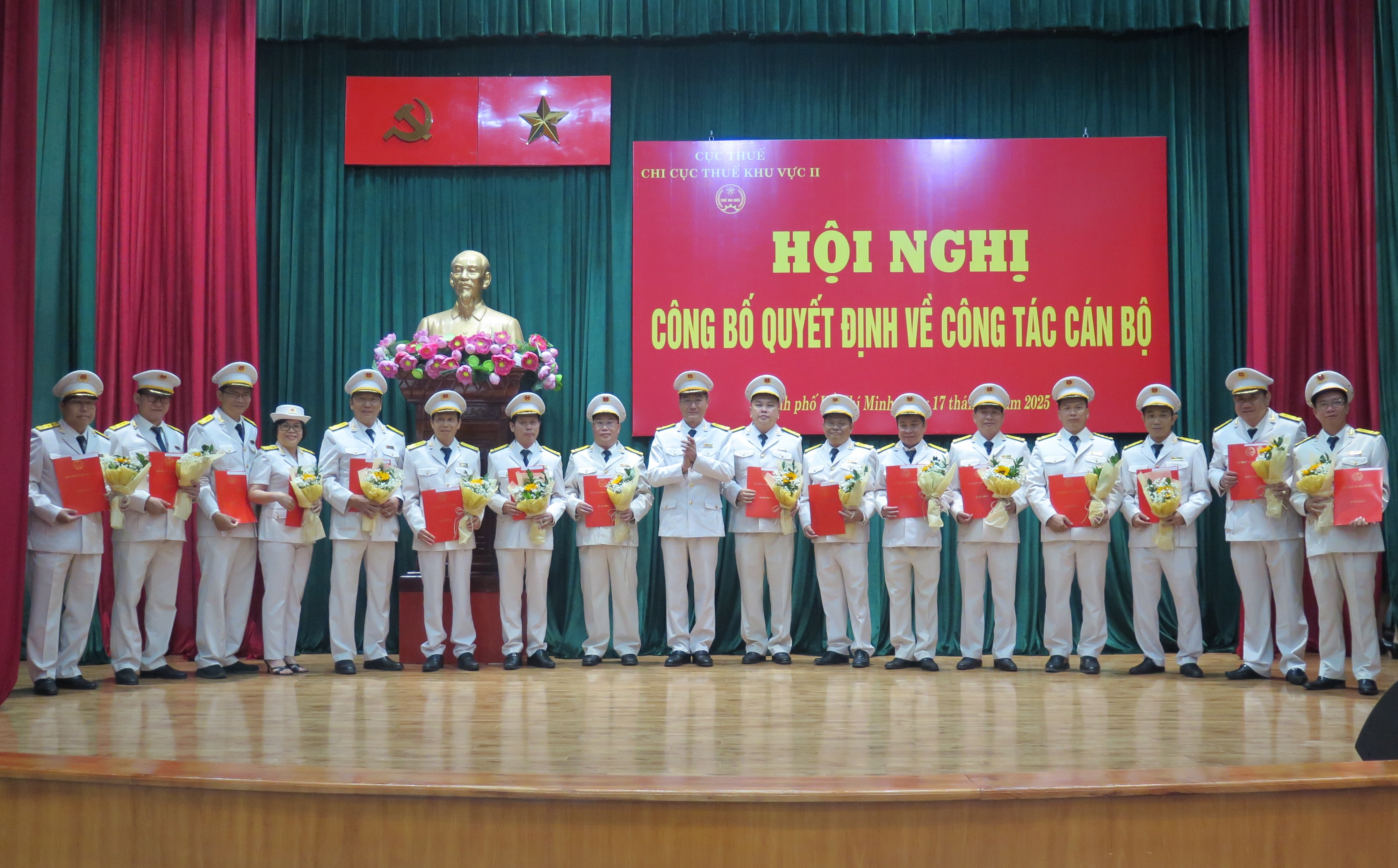 chi cuc thue khu vuc ii kien toan bo may lanh dao quyet tam hoan thanh nhiem vu thu ngan sach duoc giao chi cuc thue khu vuc ii kien toan bo may lanh dao quyet tam hoan thanh nhiem vu thu ngan sach duoc giao